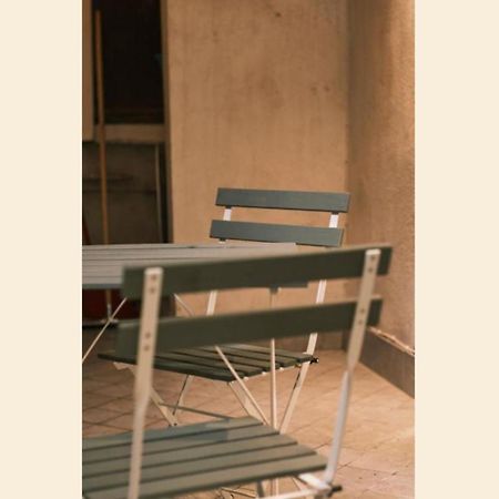 Nespolino, Piccola Casetta In Centro Storico Al Piano Terra Con Piccolo Spazio Esterno Privato เนเปิลส์ ภายนอก รูปภาพ