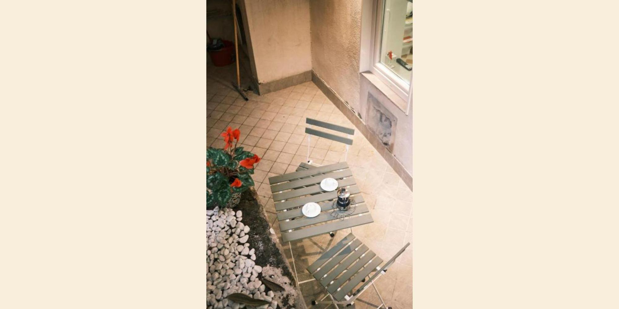 Nespolino, Piccola Casetta In Centro Storico Al Piano Terra Con Piccolo Spazio Esterno Privato เนเปิลส์ ภายนอก รูปภาพ